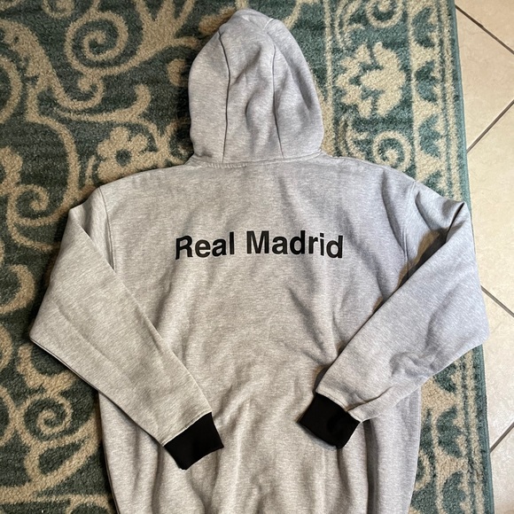 Black Friday sales!!!Grey Real Madrid Men’s Hoodie XL - Picture 2 of 2